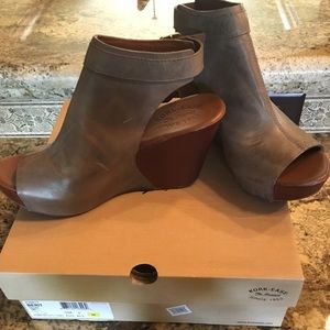 Kork-ease Berit in Taupe leather